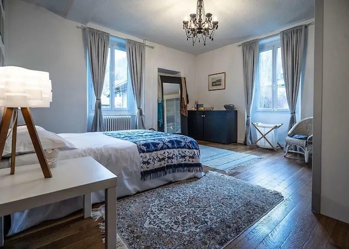 Bright Airy Spacious Apartment